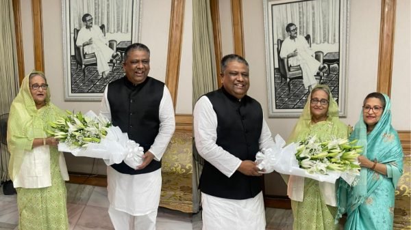 দায়িত্ব গ্রহণের পর প্রধানমন্ত্রীর সঙ্গে সাক্ষাত করলেন সিসিক মেয়র আনোয়ারুজ্জামান