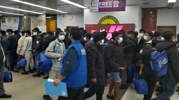 লিবিয়া থেকে দেশে ফিরেছেন ১৪৩ বাংলাদেশি