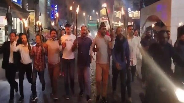 বুধ ও বৃহস্পতিবার অবরোধ, হরতাল সফলে সিলেট জেলা স্বেচ্ছাসেবক দলের মশাল মিছিল