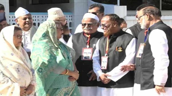 আলিয়া মাঠে সমাবেশস্থলে প্রধানমন্ত্রী