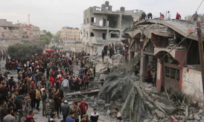 গাজায় অস্থায়ী যুদ্ধবিরতির মেয়াদ শেষে লড়াই শুরু