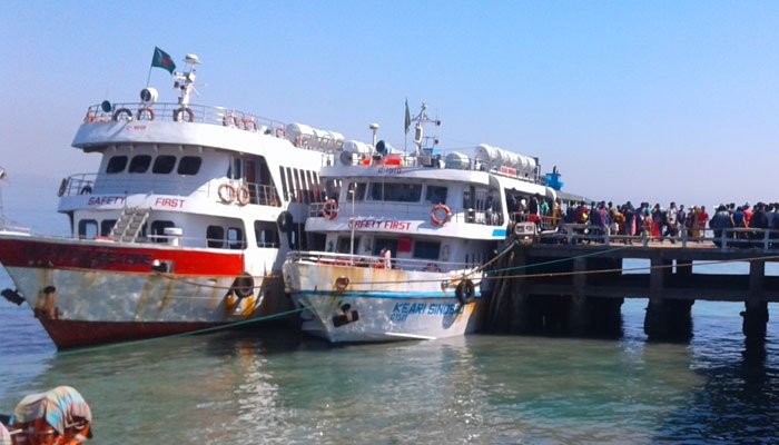 সেন্টমার্টিন নৌ-পথে জাহাজ চলাচল বন্ধ ঘোষণা