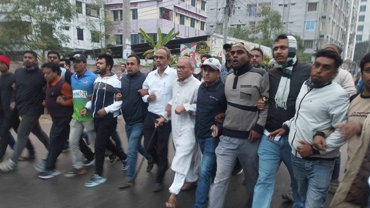 এই মাসেই সরকারের পতন হবে