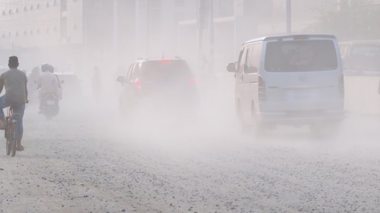 বিশ্বে বায়ুদূষণে শীর্ষে লাহোর, তৃতীয় ঢাকা