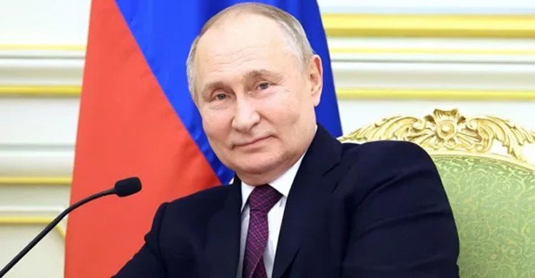 প্রেসিডেন্ট প্রার্থী হওয়ার আনুষ্ঠানিক ঘোষণা দিলেন পুতিন