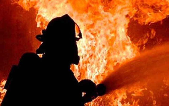 চট্টগ্রামে বেডিং কারখানায় আগুন, নিয়ন্ত্রণে ৭ ইউনিট