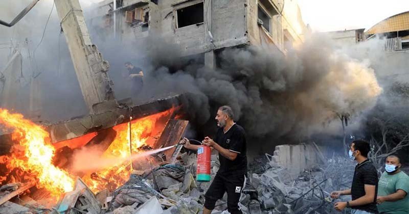 গাজায় ২৪ ঘণ্টায় আবারও ইসরায়েলি হামলায় নিহত ৩০০