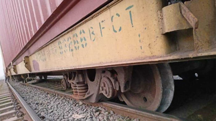 পাবনায় ঢালারচর এক্সপ্রেসের বগি লাইনচ্যুত, রেল যোগাযোগ বন্ধ