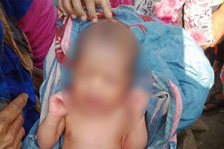 পিতার লাশবাহী অ্যাম্বুলেন্সে জন্ম নিল কন্যা