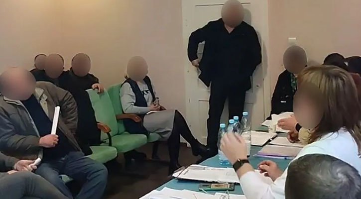 সহকর্মীদের ওপর গ্রেনেড ছুড়ে মারলেন ইউক্রেনের কাউন্সিলর