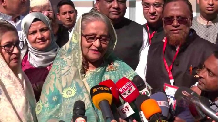 একটাই বার্তা, জনগণের মুখে হাসি ফুটানো