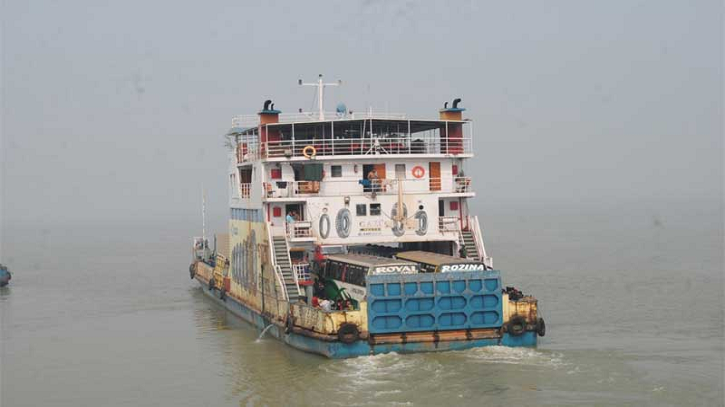 দুই নৌরুটে ফেরি চলাচল স্বাভাবিক