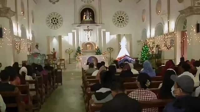 প্রার্থনার মধ্য দিয়ে বড়দিনের আনুষ্ঠানিকতা শুরু