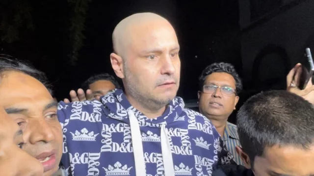 প্রধানমন্ত্রীকে কটূক্তির মামলায় আদম তমিজী গ্রেপ্তার