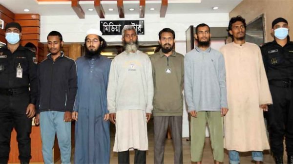 জঙ্গি ছিনতায়ের পরিকল্পনা জানতেন ইসহাক, ছদ্মবেশে যেতেন কারাগারেও