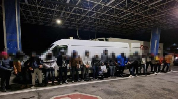 রোমানিয়ায় বাংলাদেশিসহ ১০৭ অভিবাসী আ*ট*ক