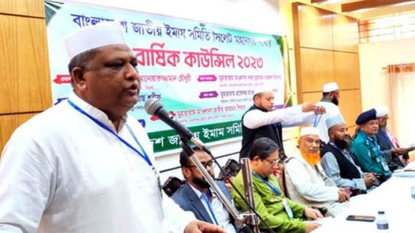 নগরীকে পবিত্র রাখতে আলেম উলামাদের এগিয়ে আসতে হবে: আনোয়ারুজ্জামান