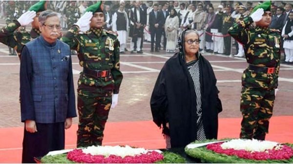 বিজয় দিবসে স্মৃতিসৌধে রাষ্ট্রপতি-প্রধানমন্ত্রীর শ্রদ্ধা