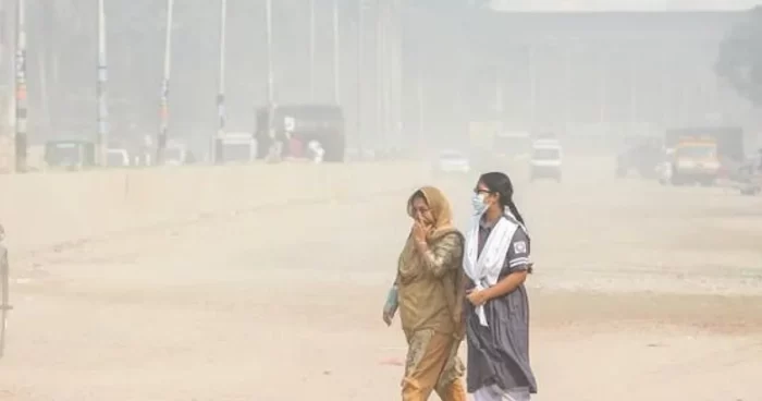 ঢাকা আজ বায়ুদূষণে বিশ্বে দ্বিতীয়