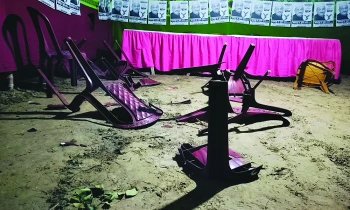 মুন্সীগঞ্জে নৌকার নির্বাচনি ক্যাম্পে গুলি ও ভাঙচুর