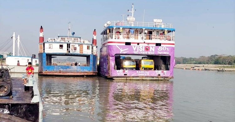 শরীয়তপুর-চাঁদপুর রুটে ফেরি চলাচল স্বাভাবিক