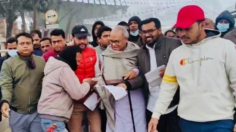 জনগণকে রিফিউজি বানিয়েছে সরকার