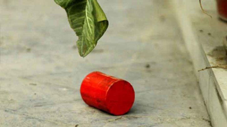 গাজীপুর সিটি করপোরেশনের প্যানেল মেয়রের বাড়িতে ককটেল নিক্ষেপ ও হামলা, আহত ৩