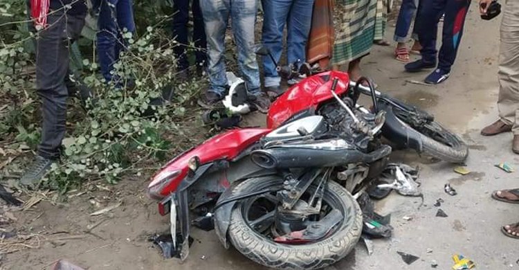 রাজশাহীর পুঠিয়ায় বাসচাপায় ২ মোটরসাইকেল আরোহী নিহত