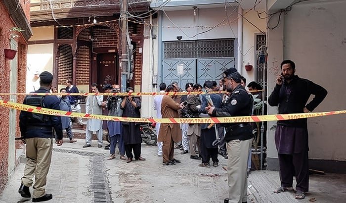 পাকিস্তানে একই পরিবারের ৬ শিশুসহ ১১ জনকে হত্যা
