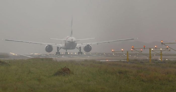 ঘন কুয়াশায় ঢাকার ফ্লাইট গেল কলকাতায়