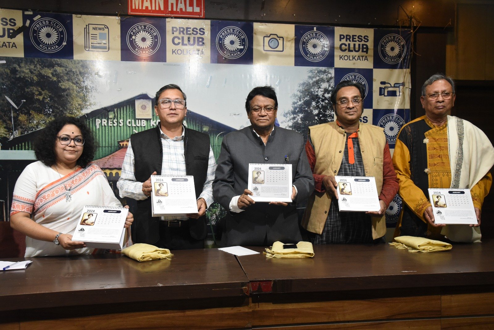 কলকাতা প্রেস ক্লাবে ছায়ানট (কলকাতা) – এর শতকণ্ঠে ‘কারার ঐ লৌহ-কপাট’ এবং ‘দুর্গম গিরি, কান্তার-মরু’ – এর সাংবাদিক সম্মেলন