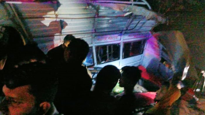 ফরিদপুরের ভাঙ্গায় বাস-লেগুনা সংঘর্ষে নিহত ৪