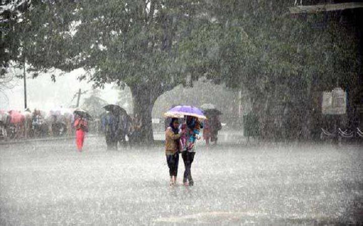 দেশের ৪০ জেলায় বৃষ্টি, শীত নিয়ে ফের দুঃসংবাদ