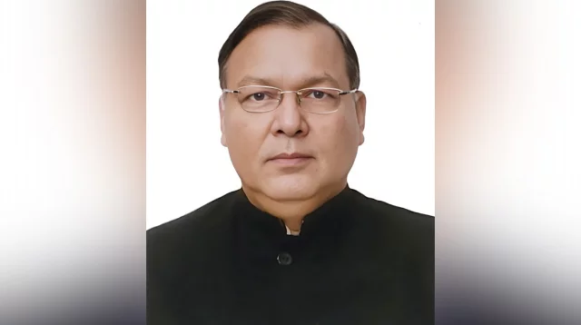 যুবসমাজের কর্মসংস্থান করে দেওয়াটাই মূল চ্যালেঞ্জ