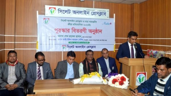 স্মার্ট বাংলাদেশ এগিয়ে নেয়ার সারথী অনলাইন গণমাধ্যম: মোবারক হোসেন