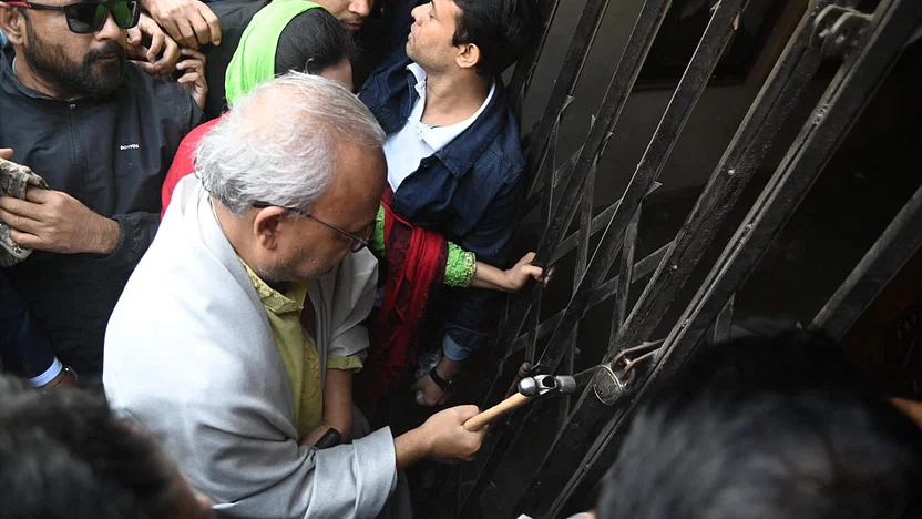 বিএনপি অফিসে তালা দেন নিরাপত্তাকর্মী সোহাগ