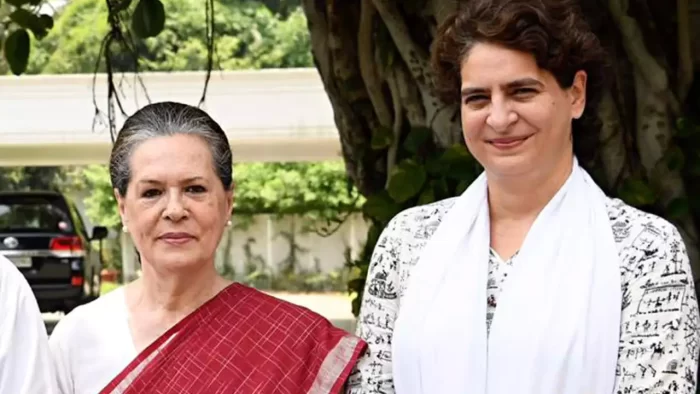 ‘গান্ধী গড়’ রায়বরেলিতে লড়বেন প্রিয়াঙ্কা, লোকসভার লড়াইয়ে নেই সোনিয়া?
