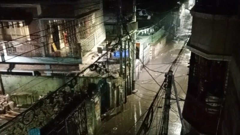 মাঘের মধ্যরাতে রাজধানীতে হঠাৎ বৃষ্টি