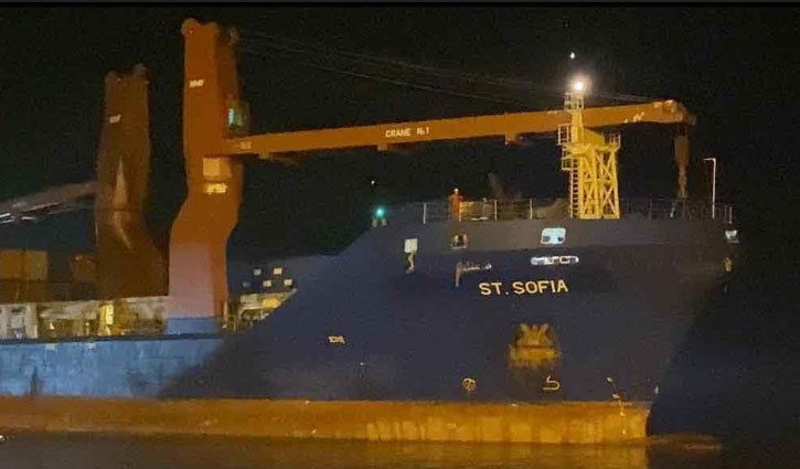 রূপপুর বিদ্যুৎকেন্দ্রের মেশিনারিজ নিয়ে মোংলায় বিদেশি জাহাজ