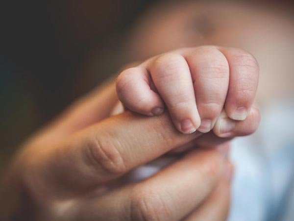 ইসলামে সন্তান দত্তক নেয়ার বিধান