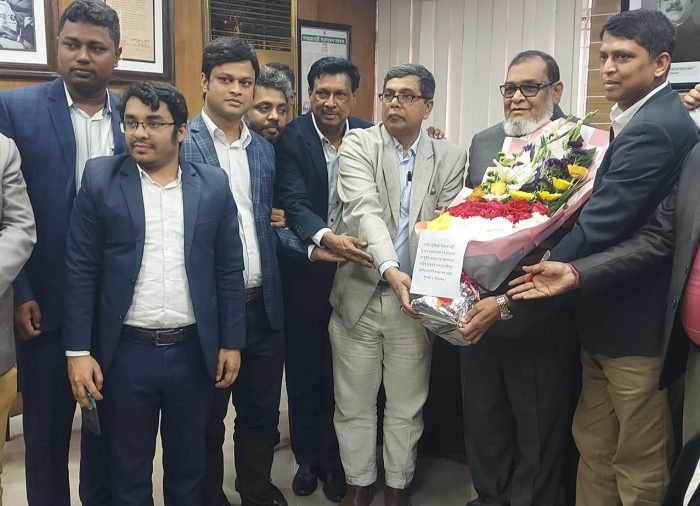 ঢাকা টু কালিয়াকৈর শাটল ট্রেন চলাচলের খবর দিলেন মুক্তিযুদ্ধমন্ত্রী