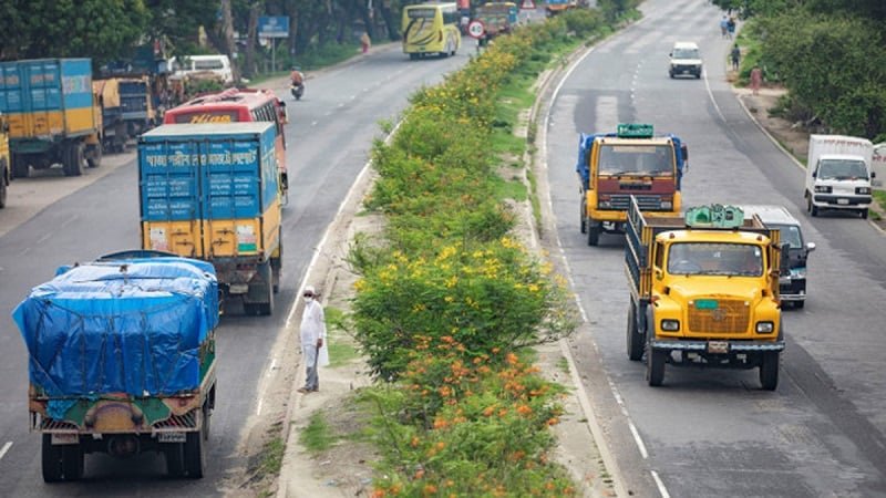 আজ ও কাল আড়াই ঘণ্টা করে বন্ধ থাকবে ঢাকা-চট্টগ্রাম মহাসড়ক