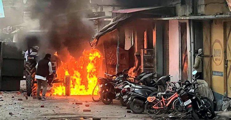 দিল্লিতে রঙের কারখানায় ভয়াবহ আগুন নিহত ১১
