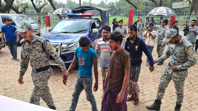 সেনাবাহিনীতে যোগ দিলে রোহিঙ্গাদের নাগরিকত্ব দেবে জান্তা সরকার