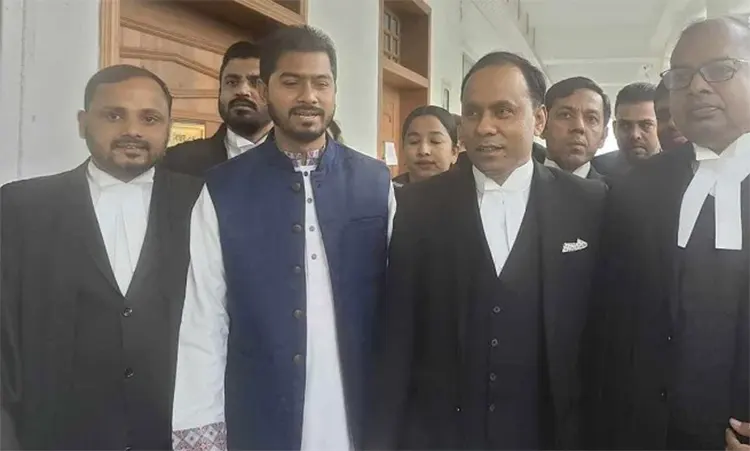 হাইকোর্টে নিঃশর্ত ক্ষমা প্রার্থনা করেছেন ডাকসুর সাবেক ভিপি নুরুল হক নুর