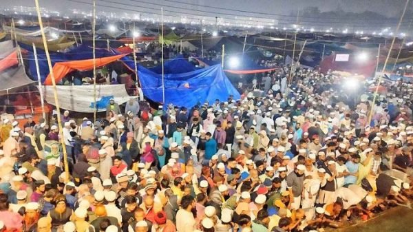মুসল্লীদের আগমনে কানায় কানায় পরিপূর্ণ ইজতেমা ময়দান