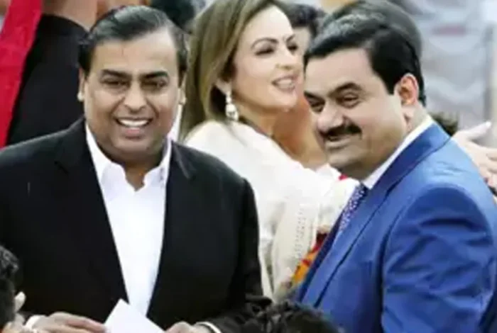 ব্যবসায়িক ‘শত্রুতা’ অতীত! প্রথমবার হাত মেলালেন আম্বানি-আদানি