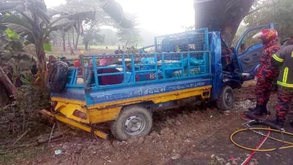 হবিগঞ্জে পিকআপভ্যান উল্টে দুইজন নিহত