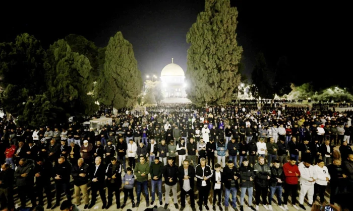 মসজিদুল আকসায় প্রথম তারাবির নামাজে হাজারো মুসল্লি