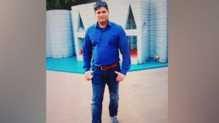 পরিবার নিয়ে ইতালি যাওয়া হলো না মোবারকের